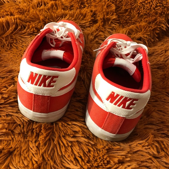 2012 Nike Eastham Red Canvas Shoes - Picture 3 of 6